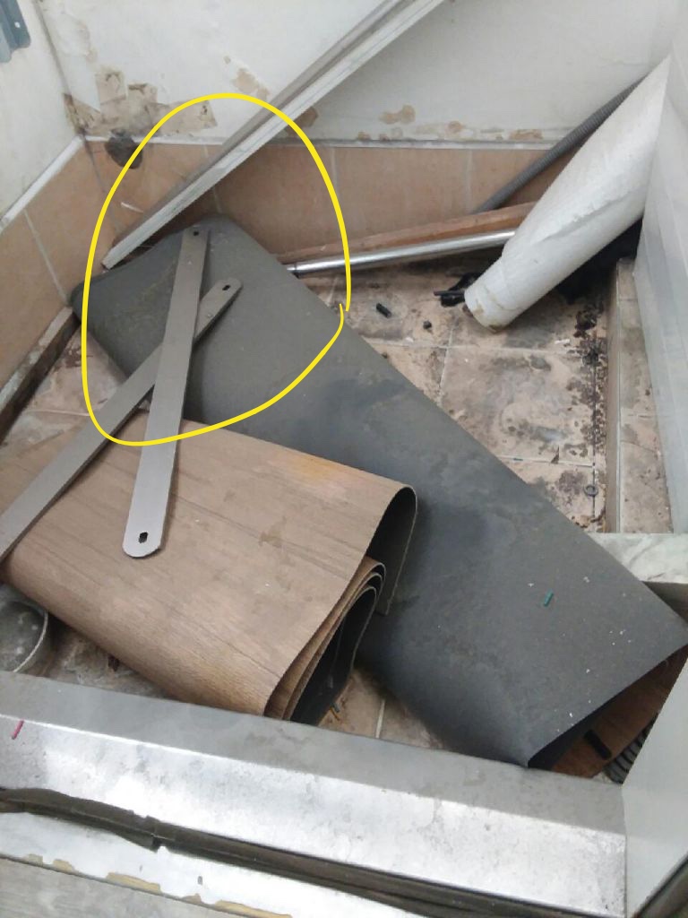 손상된 석고보드 교체 및 곰팡이 살균 도배 복구 완료 현장