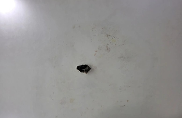 천장 누수 피해, 천장이 실크 벽지라면, 내부 석고보드 건조와 곰팡이 방지 복구 시공법